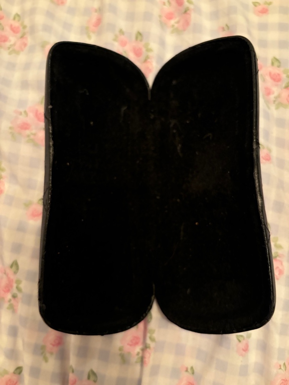 CHANEL Black Quilted Eyewear Case with CC Emblem Used - Picture 5 of 5